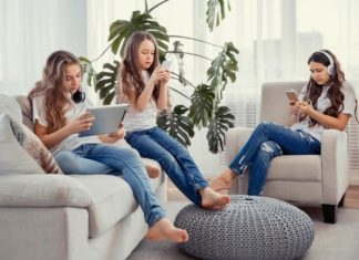 REPORT : Can the media influence the sexual activity of adolescents?