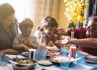 Study has revealed that teenagers and young adults who sit down for family dinners are more likely to have healthier eating habits
