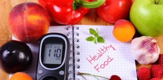 Eating : leafy greens, dark orange, red vegetables, berry fruits, drinking orange juice may be associated with a lower risk of memory loss over time in men