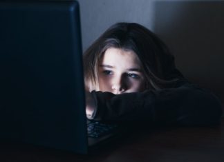 According to researchers, social media use in young women can have a negative impact on the way they view their own bodies and appearance