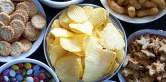Researchers report snacking can raise inflammation and contribute to metabolic diseases