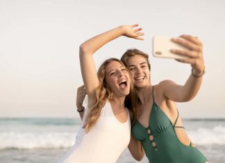 Taking pictures is now a crucial part of going on holiday – But how does that affect our memories ?