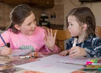 Hearing and deaf infants process information differently