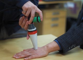 New inexpensive cancer probe could spot deadly melanoma early
