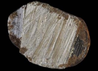 A never-before-seen extraterrestrial mineral was lurking inside a meteorite found nearly 70 years ago