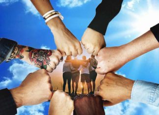 Friends or Family – what is the key to happiness ?